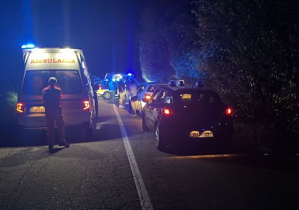 Cadono dallo scooter a Luino, feriti due sedicenni