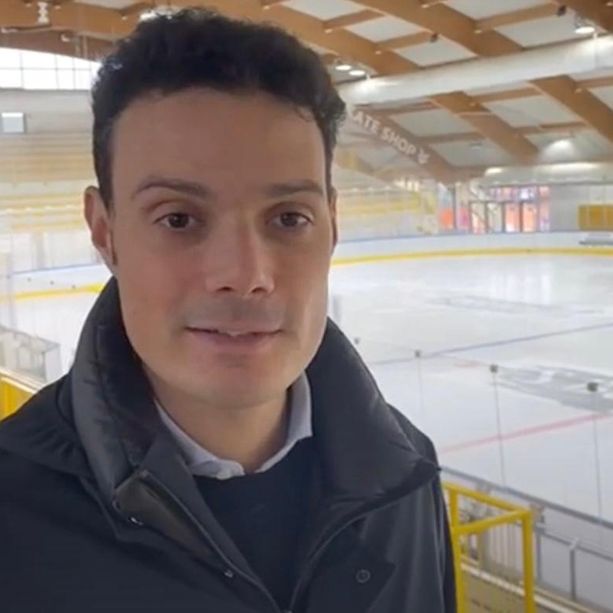 Cesarini, da &quot;figlio&quot; del Palalbani a &quot;papà&quot; dell'Acinque Ice Arena: «Tutti vogliono venire qui. Il segreto? Qualità e familiarità»