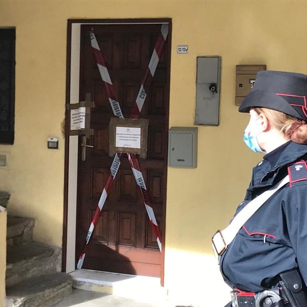 Morazzone, uomo uccide il figlio di sette anni e ferisce la moglie: arrestato dai carabinieri. Il corpo era nell'armadio