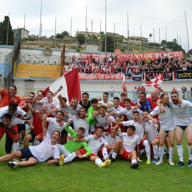 IL COMMENTO Pensiamo alla serie D. Che è meglio...
