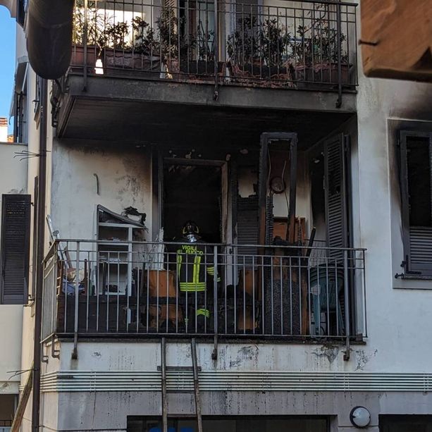 Non ce l'ha fatta Matteo Ruggiero, l'81enne vittima dell'incendio di Saronno