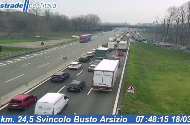 Lunedì mattina di incidenti nel Varesotto: soccorsi in azione sulla 233 a Induno Olona e in Autolaghi