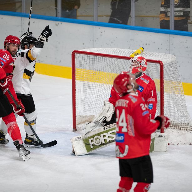 Non aprite quella porta. Ma poi arriva Desautels: 3-2 e primo passo del Varese verso la finale