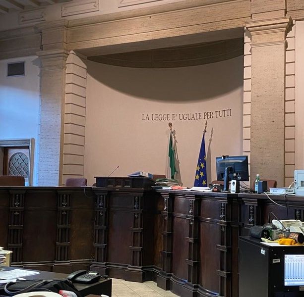 Droga, alcool, ludopatia e violenze: genitore denuncia il figlio
