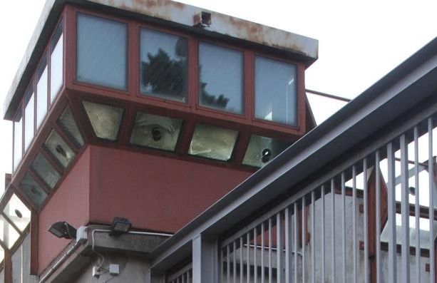 Notte di ricerche in città ma gli evasi sono ancora in fuga