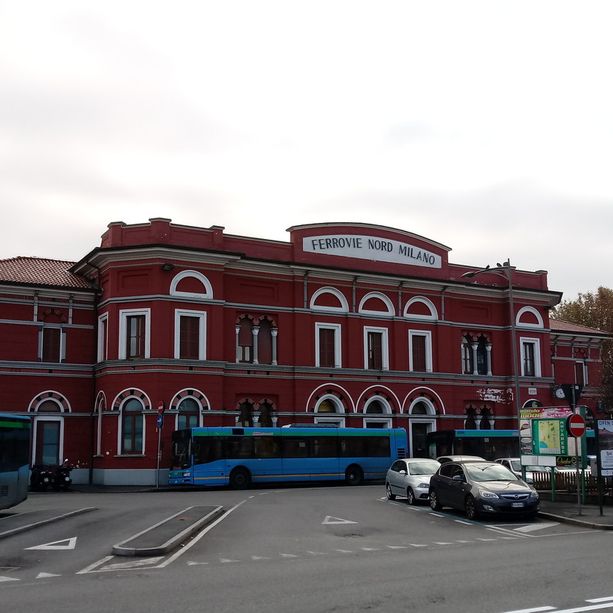 Un uomo di 56 anni muore davanti alla stazione di Varese