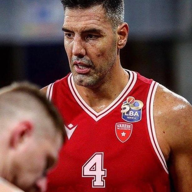 I nomi perdono, le squadre vincono