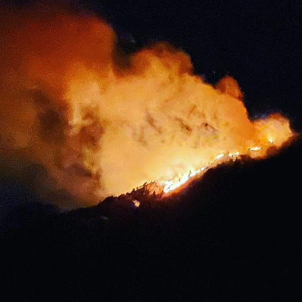 Incendio nella notte al confine tra Italia e Svizzera