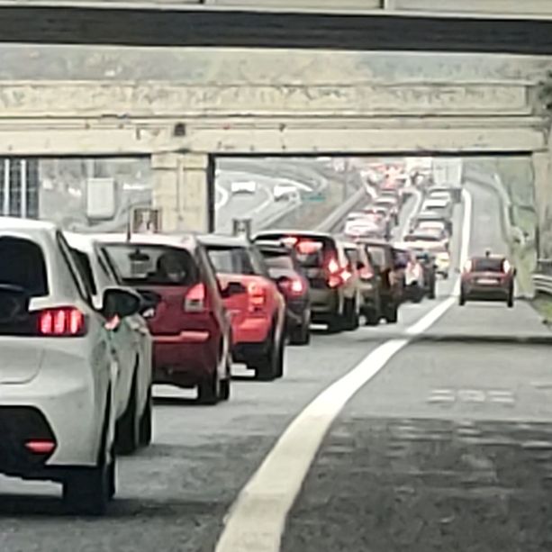 Incidente tra l'A8 e l'A26: autostrade bloccate