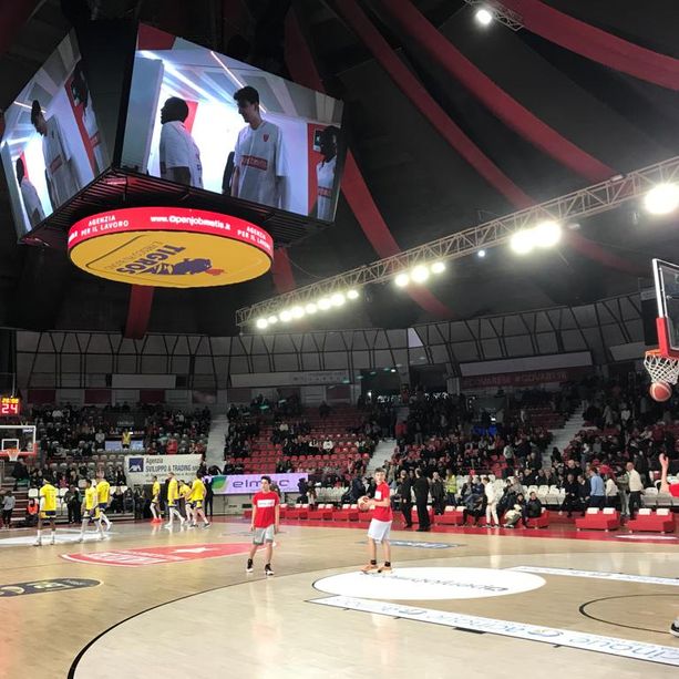 VARESE-VERONA, la diretta. I biancorossi vogliono riprendere a correre