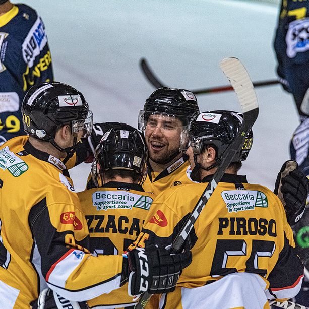 FOTO. Infinito Varese, vince la maratona con l'Appiano (6-5) e la prima gara dei playoff