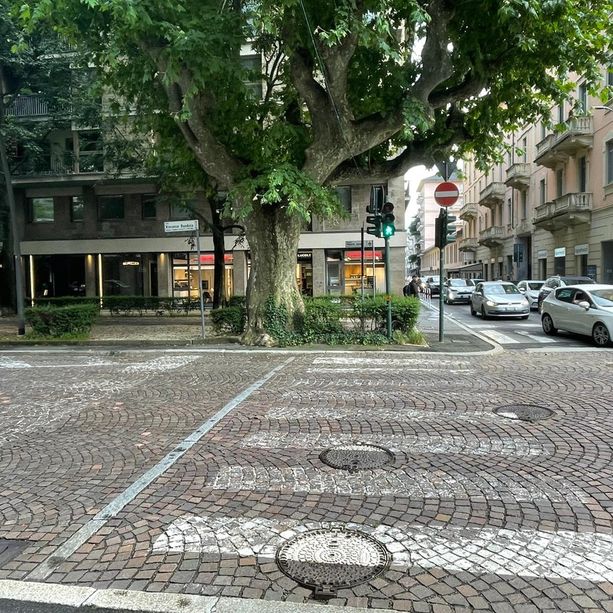 Varese, uomo ferito in via Dandolo: intervengono ambulanza e polizia