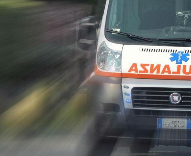 Gioielliere rapinato in via Del Cairo insegue il malvivente e viene investito