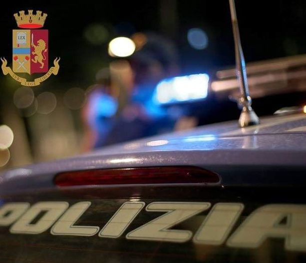 Insulti e false accuse contro la polizia su Facebook: 67enne di Varese denunciato