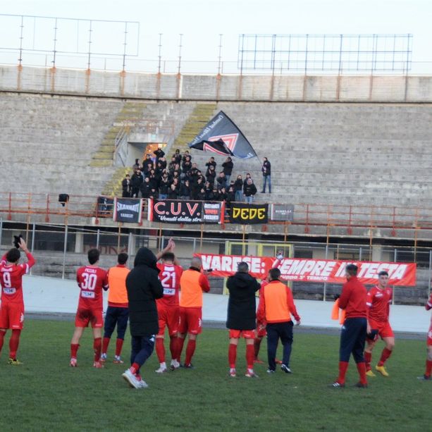 I VOTI. Cappai in tribuna: voto 3. Lo smantellamento della squadra playoff: 2. Il non gioco: 4