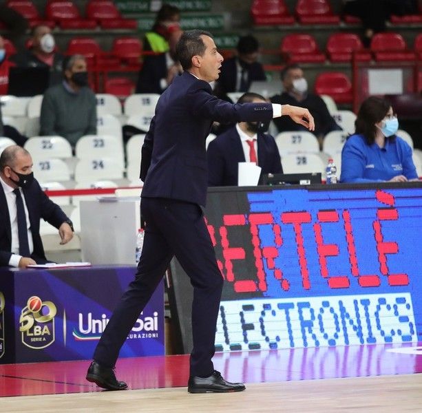 Bulleri non è più l'allenatore della Pallacanestro Varese
