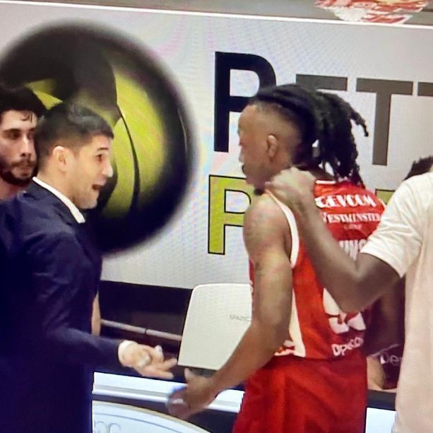 Dal +16 all'umiliazione: Varese, se lo racconti non ci credi...