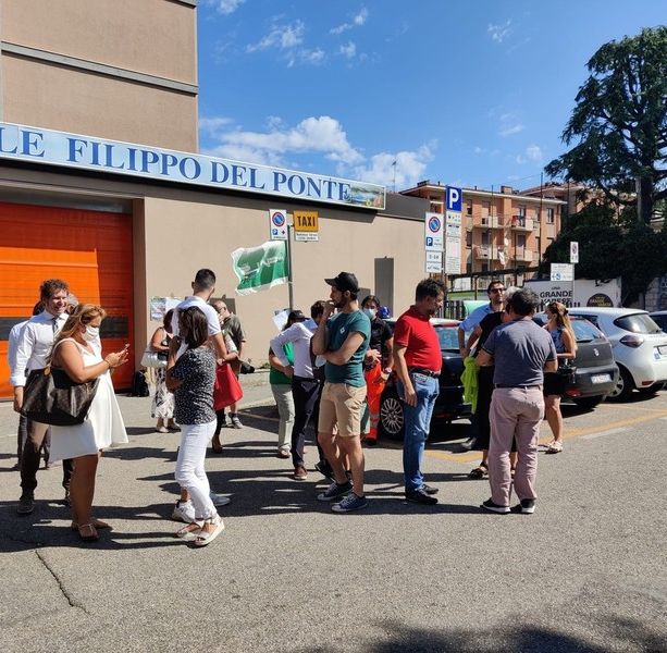 «Monti e la destra non dicono la verità». A Varese continua la campagna elettorale della sosta ospedaliera