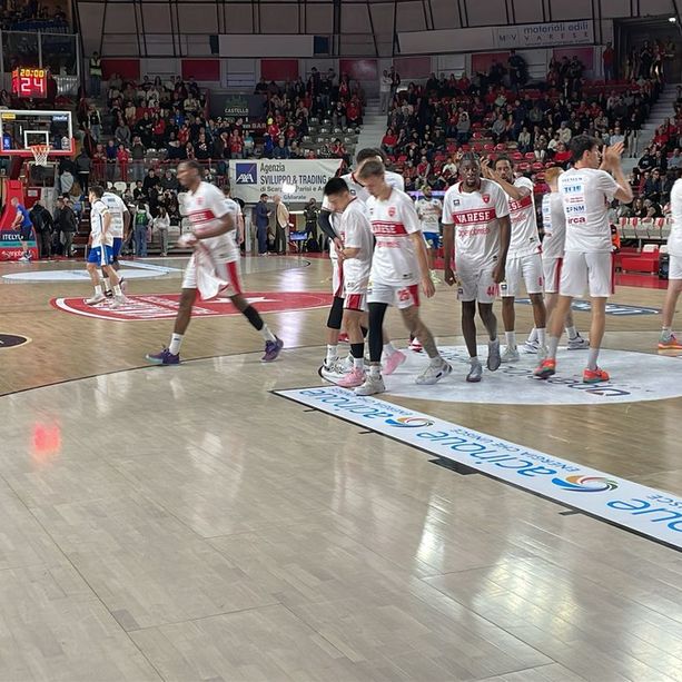 VARESE-BRESCIA, la diretta. La rincorsa salvezza passa da Masnago: la Openjobmetis cerca l'upset contro i biancoblu