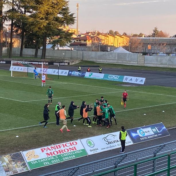 Il Varese perde 3-2 all'ultimo minuto e ora è solo all'ultimo posto della classifica