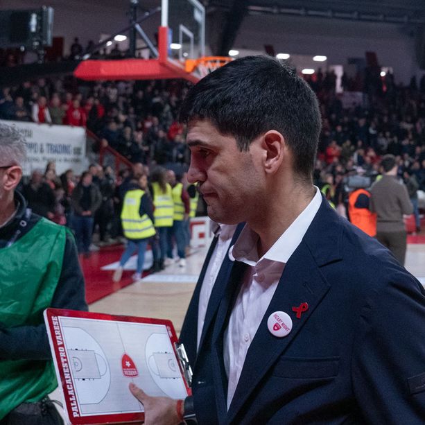 Herman Mandole si è dimesso da capo allenatore della Pallacanestro Varese
