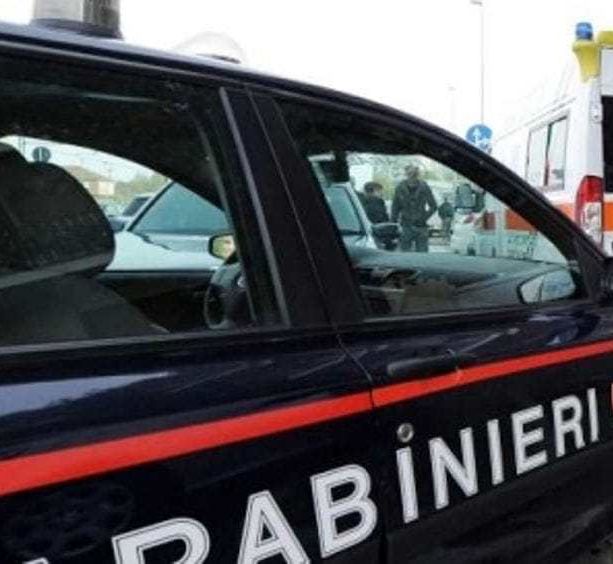 Luino, giovane donna picchiata per un presunto tradimento: fermato un 37enne