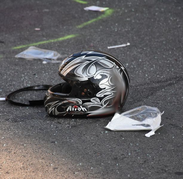 Cade dalla moto a Somma Lombardo: 58 enne ferito