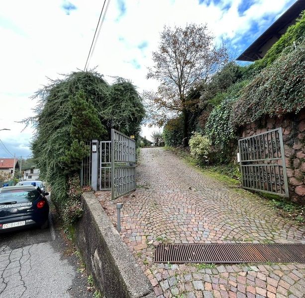 Omicidio-suicidio di Cuasso, la Procura: «Movente da ricondursi a dinamiche familiari non conosciute». Indagini sulla pistola