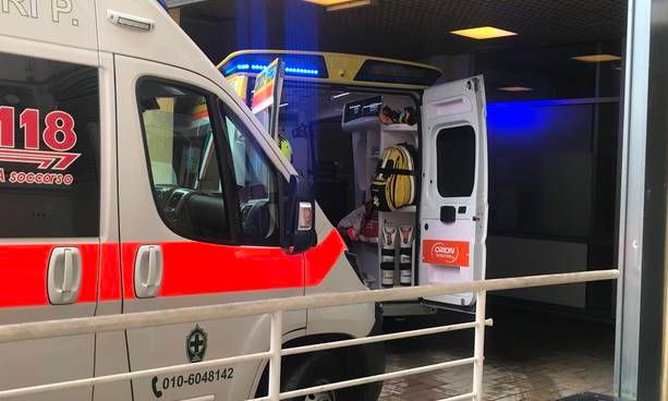 Incidente nella notte in centro a Varese: coinvolti tre giovani