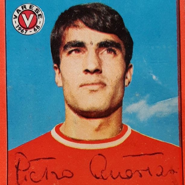 PIETRO ANASTASI, LA MIA FIGURINA. Il vento negli scarpini e quella nuvola zigzagante nel cielo sopra Varese che volava per tutti noi