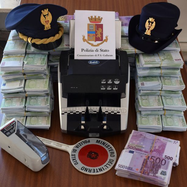 Truffa sul cambio dei bitcoin: la polizia di Gallarate smantella un'organizzazione specializzata nel trucchetto del &quot;rip deal&quot;