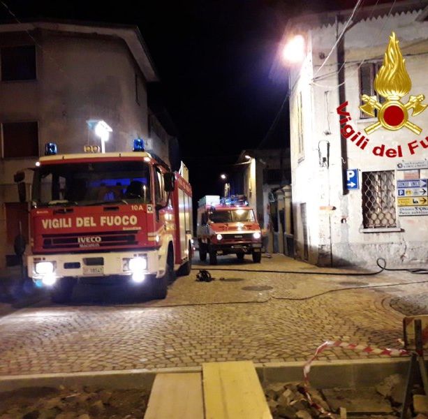 Brenta, abitazione in fiamme nelle notte: cinque intossicati, due sono bambini