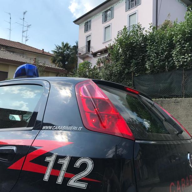Lei trovata morta in casa, lui in agonia. A Castronno dramma e tante domande