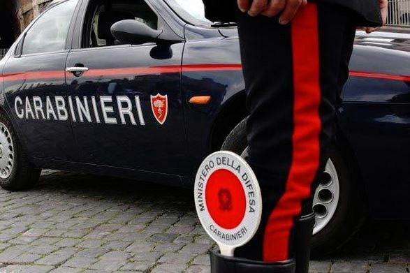 Giravano di notte per Malnate con attrezzi da scasso: i carabinieri bloccano due stranieri