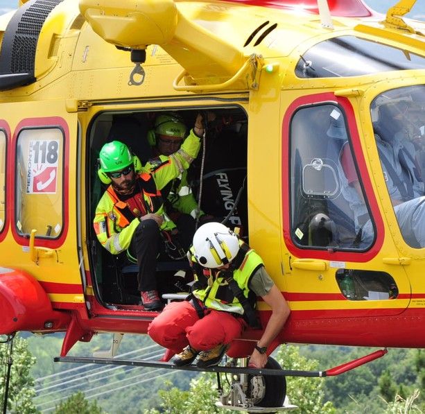 Incidente con ribaltamento: elisoccorso in azione a Sesto Calende