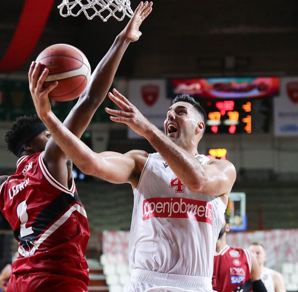 Basket, Varese-Cantù si gioca con il pubblico: Fontana ha firmato l'ordinanza