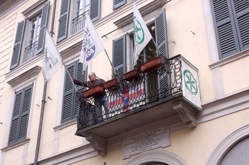 CORREVA L'ANNO 1986. La storica sede dove nacque l'ascesa della Lega si rifà il look. «Sarà il quartier generale della campagna elettorale di Maroni»
