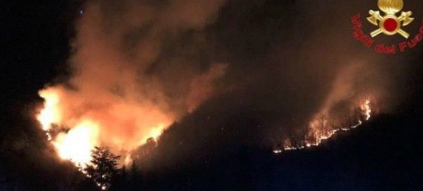 Torna l'allarme incendi nei boschi: la Protezione civile lancia l'allerta arancione per il Varesotto