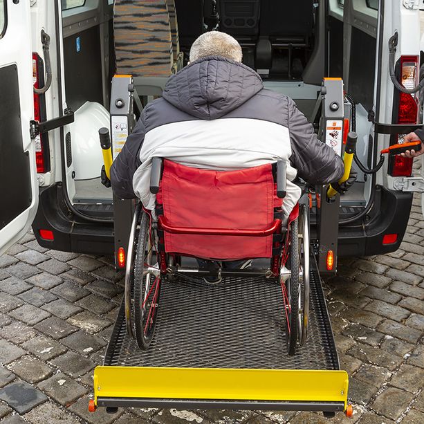 Malnate, ladri senza cuore: derubato il presidente dell'Unitalsi: «Si sono presi i soldi raccolti per acquistare un pulmino dei disabili»