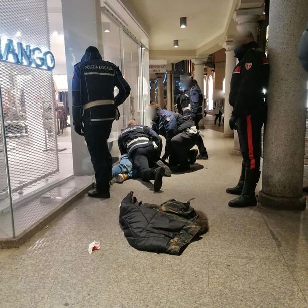Varese, la prima giornata di movida finisce con l'arrivo delle forze dell'ordine. Tensione in pieno centro dopo l'aperitivo