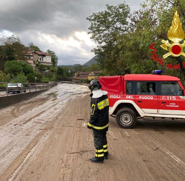 Nubifragio a Luvinate, ritrovato senza vita in un torrente l'uomo disperso. Si lavora nelle case colpite dal fango
