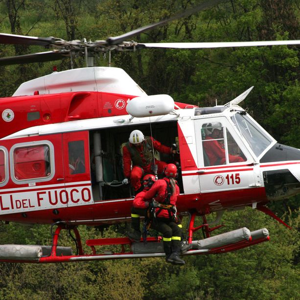 Uomo di 69 anni scompare a Varese: ricerche in corso nella zona del lago. In volo anche l'elicottero