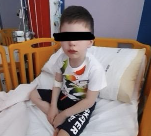 Un dentro-fuori dall’ospedale lungo più di tre anni: «Aiutate mio figlio, non sapere cosa abbia mi dà una sensazione di impotenza»
