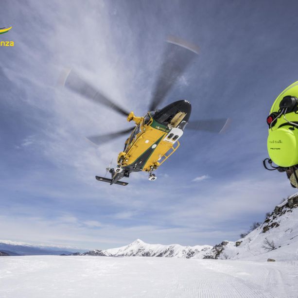 La sezione aerea della Guardia di Finanza di Varese &quot;angeli&quot; della neve