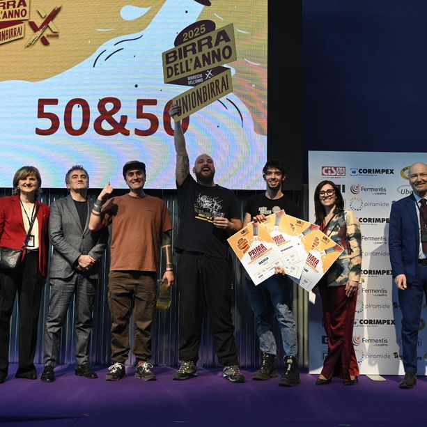 Il miglior birrificio artigianale dell'anno è varesino grazie a “50&amp;50”
