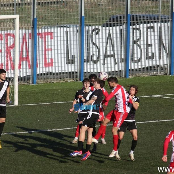 TUTTO IL CALCIO MINUTO PER MINUTO. Saluzzo-Varese, noi ci crediamo. L'Albenga non si presenta: terremoto nel girone A. Varesina-Pro Sesto, salire si può. Robbio-Solbiatese, vetta nel mirino