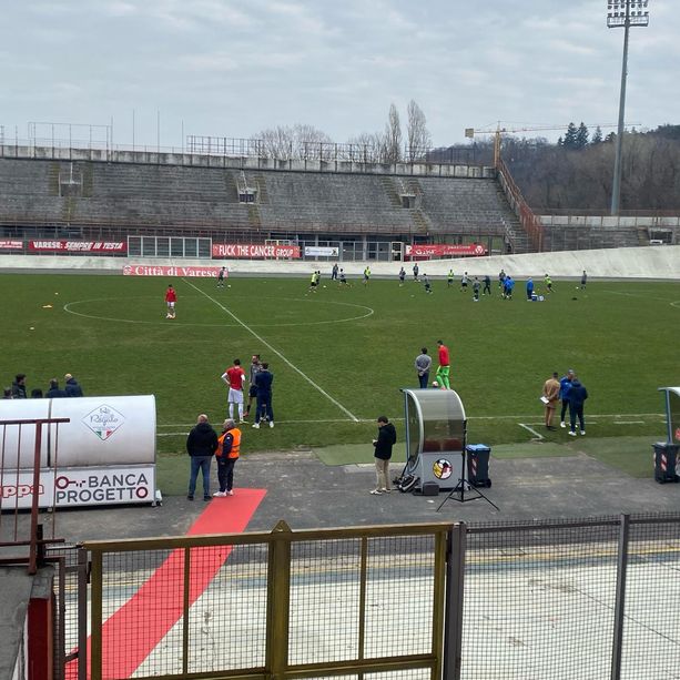 TUTTO IL CALCIO MINUTO PER MINUTO. Varese-Vado 0-0: Banfi-Barzotti davanti. Ospitaletto-Varesina: vincere e sognare. Ispra-Solbiatese: vincere o vincere