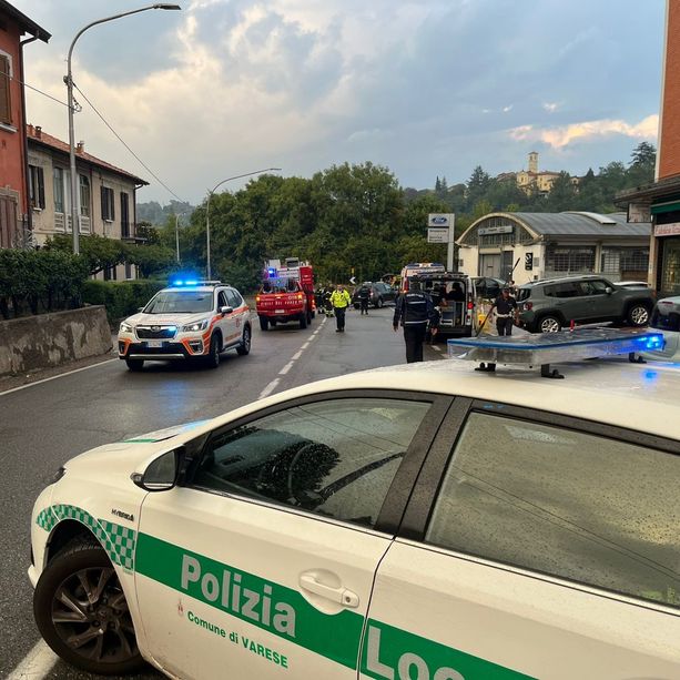 Pomeriggio nero sulle strade: incidente a Varese, un ferito grave. Pedone travolto a Orino
