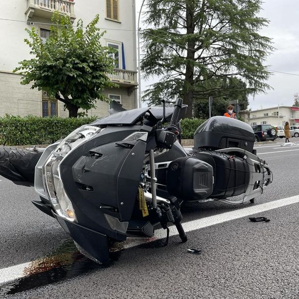 FOTO. Scontro auto moto in viale Borri, grave uomo di 59 anni