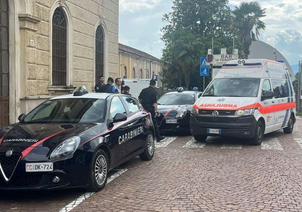Travedona, non vogliono pagare il biglietto e picchiano il capotreno